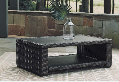 ASHLEY Grasson Lane Coffee Table